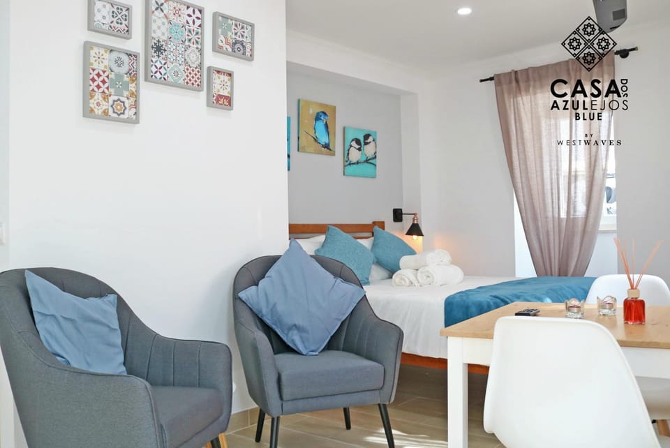Seating area, Bedroom