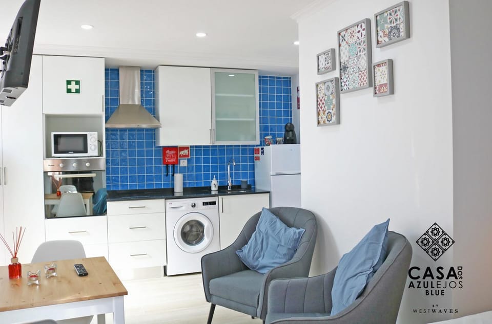 Kitchen or kitchenette, Living room, Seating area