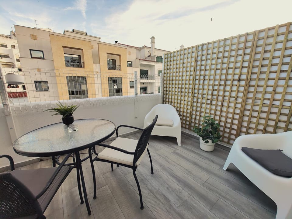 View (from property/room), Balcony/Terrace, City view
