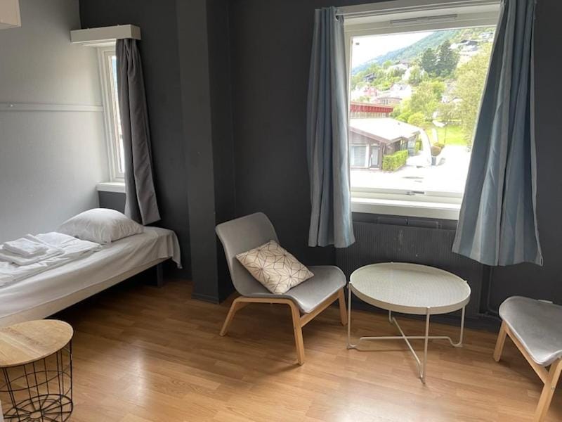 Bed, Photo of the whole room, Seating area, Bedroom, towels