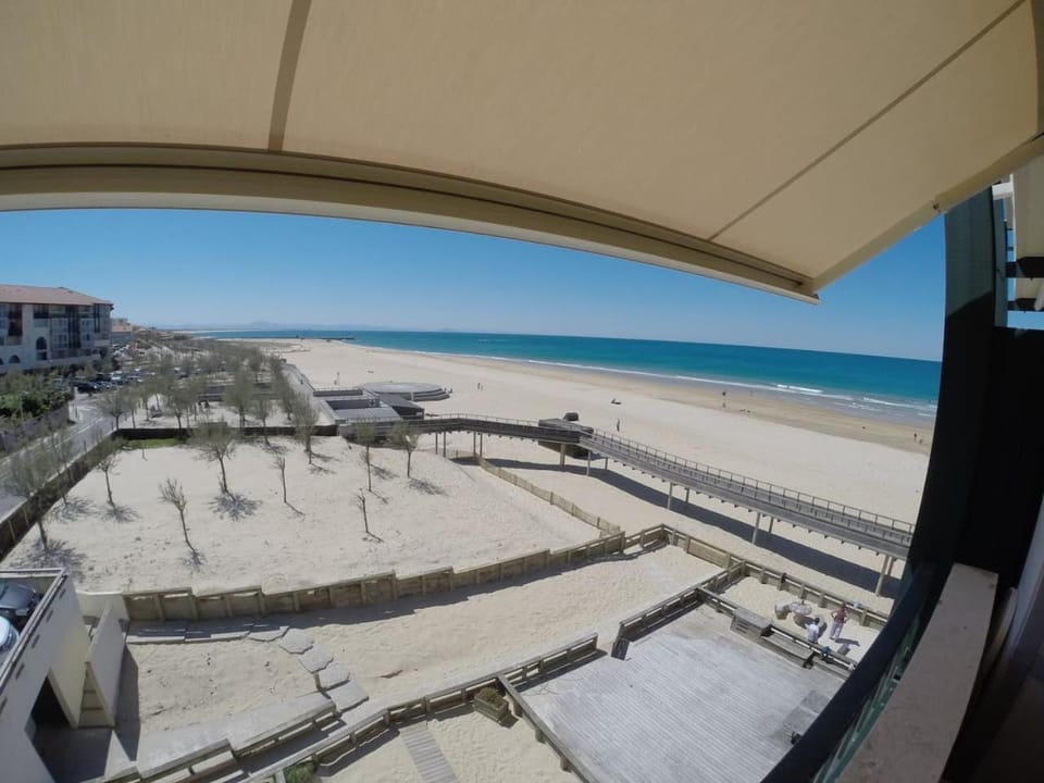 Studio front de mer Hossegor vue ocean plein sud 2 personnes Apartment in Hossegor