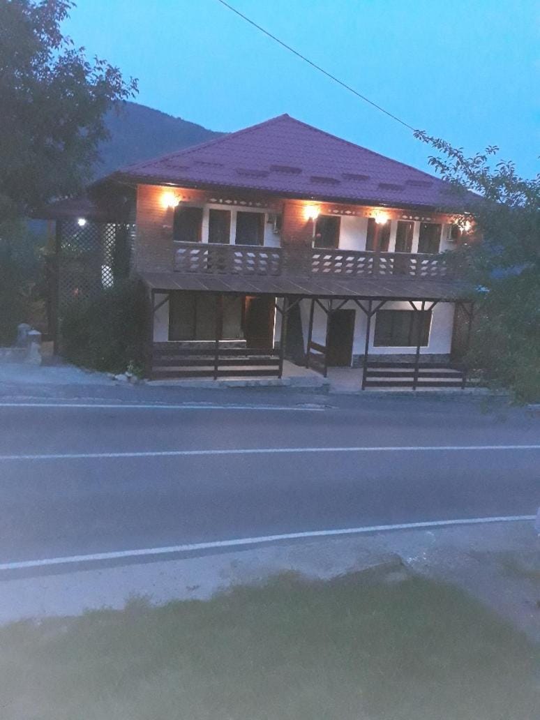 Montana Touring Bed and Breakfast in Prahova, Romania