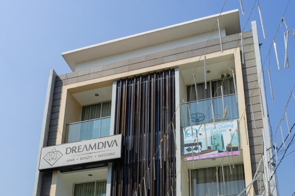 Property building, Facade/entrance