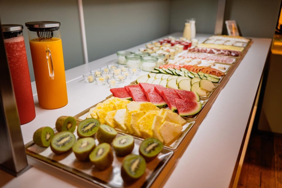 Food and drinks, Food, Breakfast, Continental breakfast, Buffet breakfast