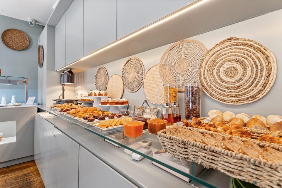 Food and drinks, Food, Breakfast, Continental breakfast, Buffet breakfast