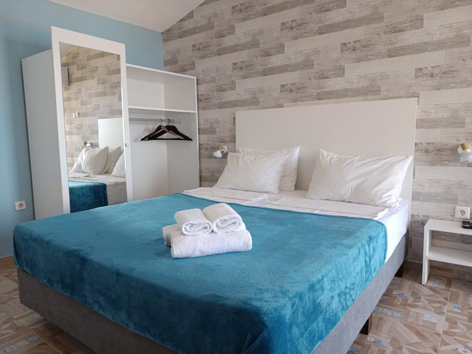 Bed, wardrobe