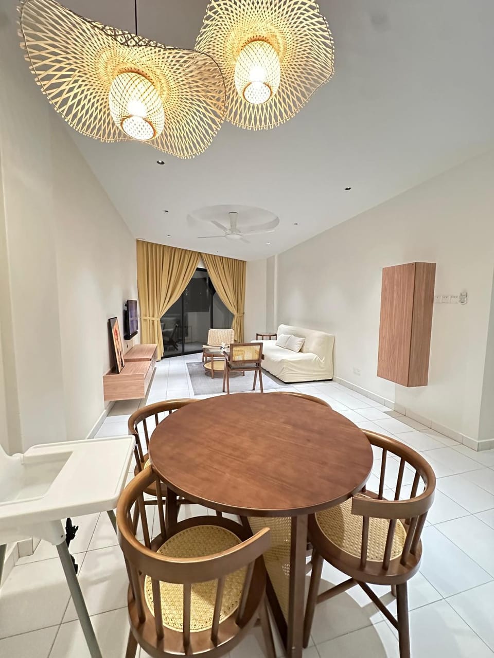 Living room, Seating area, Dining area
