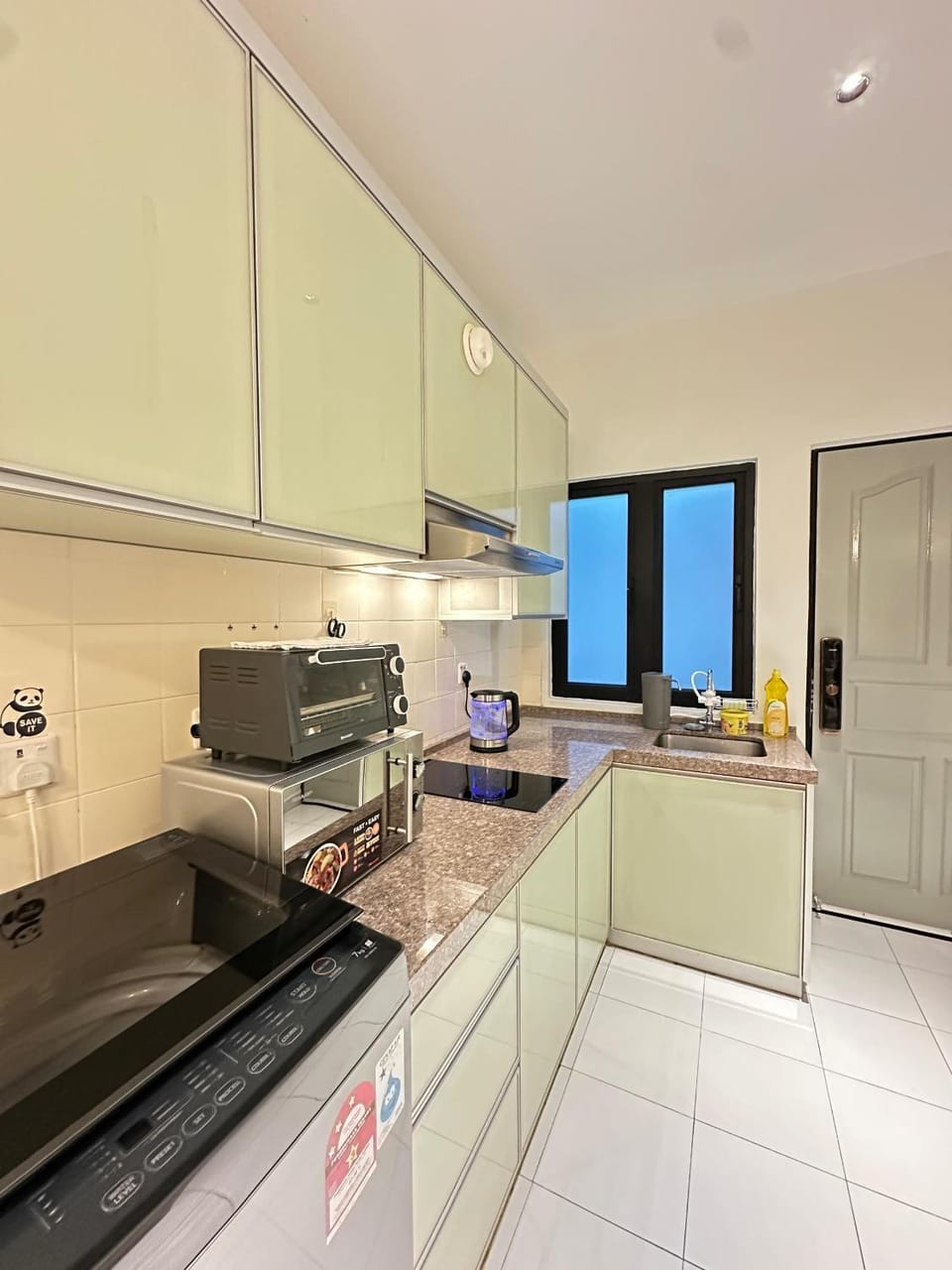 Kitchen or kitchenette, dishwasher, oven, pet friendly, washing machine