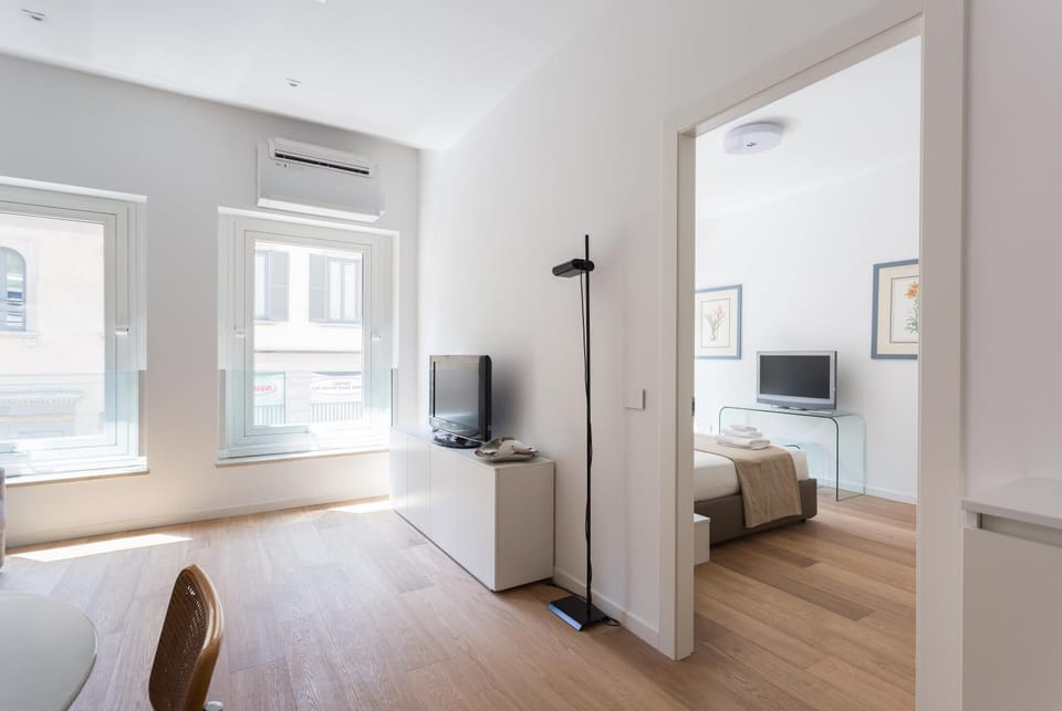 Meravigli 16 - Apt B - Duomo City Center Elegant Apartment Apartment in Milan