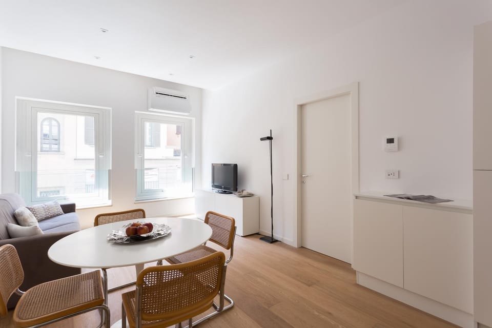 Meravigli 16 - Apt B - Duomo City Center Elegant Apartment Apartment in Milan
