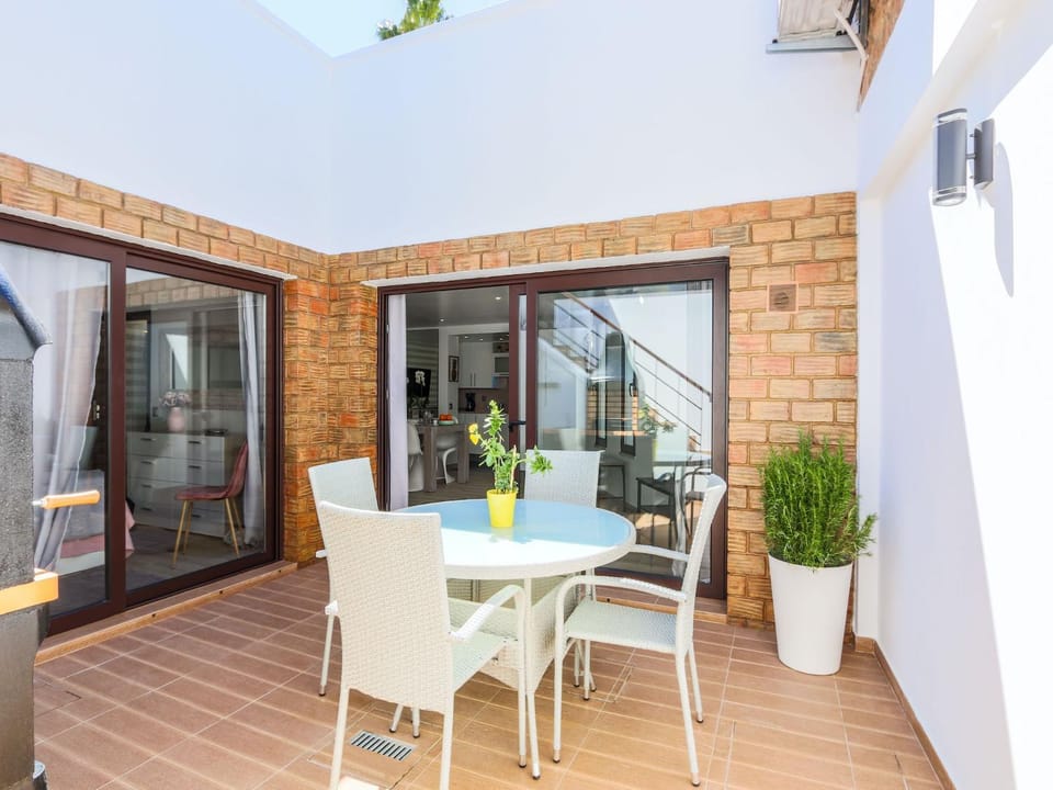 Patio, BBQ facilities, Balcony/Terrace, Area and facilities