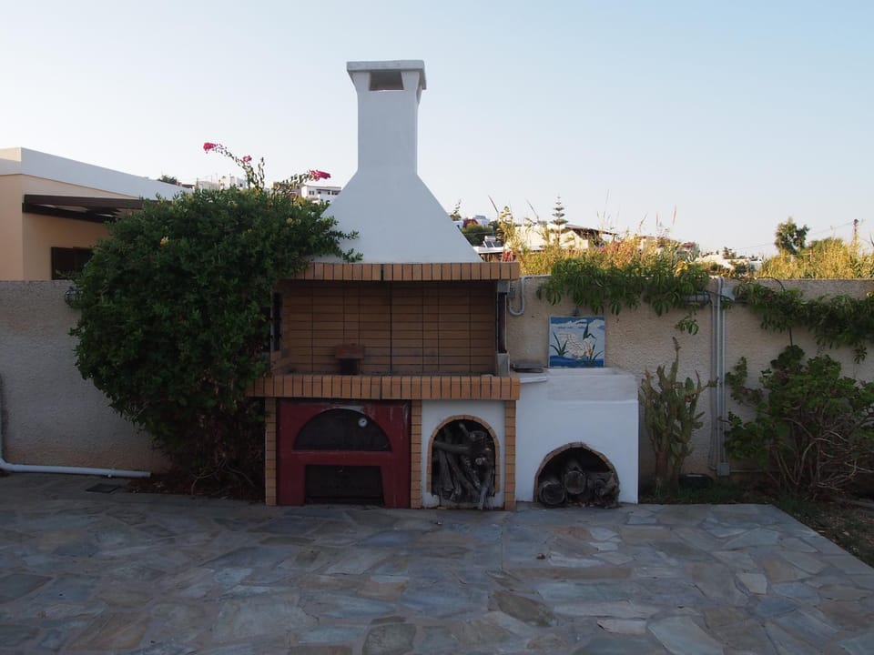 Patio, BBQ facilities