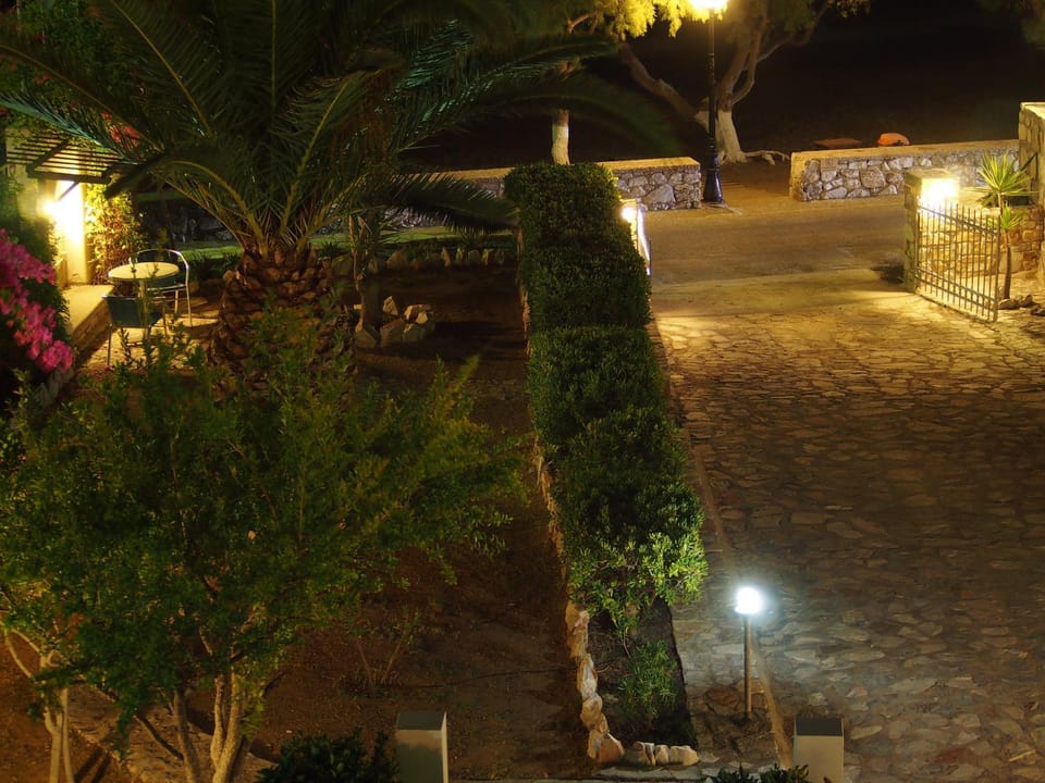 Facade/entrance, Garden, Beach, Garden view, Sea view, Street view