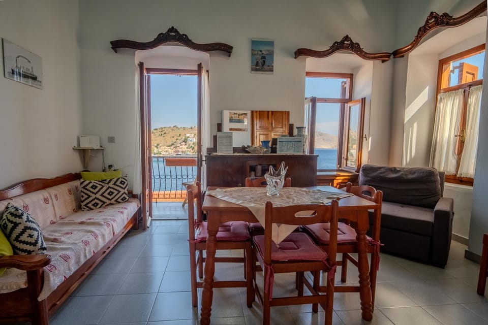 Bed, Natural landscape, TV and multimedia, View (from property/room), Balcony/Terrace, Kitchen or kitchenette, Living room, Photo of the whole room, Seating area, Dining area, Bedroom, Sea view