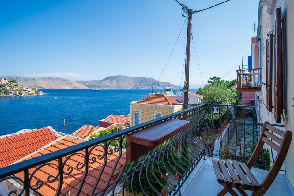 Property building, Patio, Nearby landmark, Day, Natural landscape, View (from property/room), Balcony/Terrace, Dining area, Lake view, Mountain view, River view, Sea view