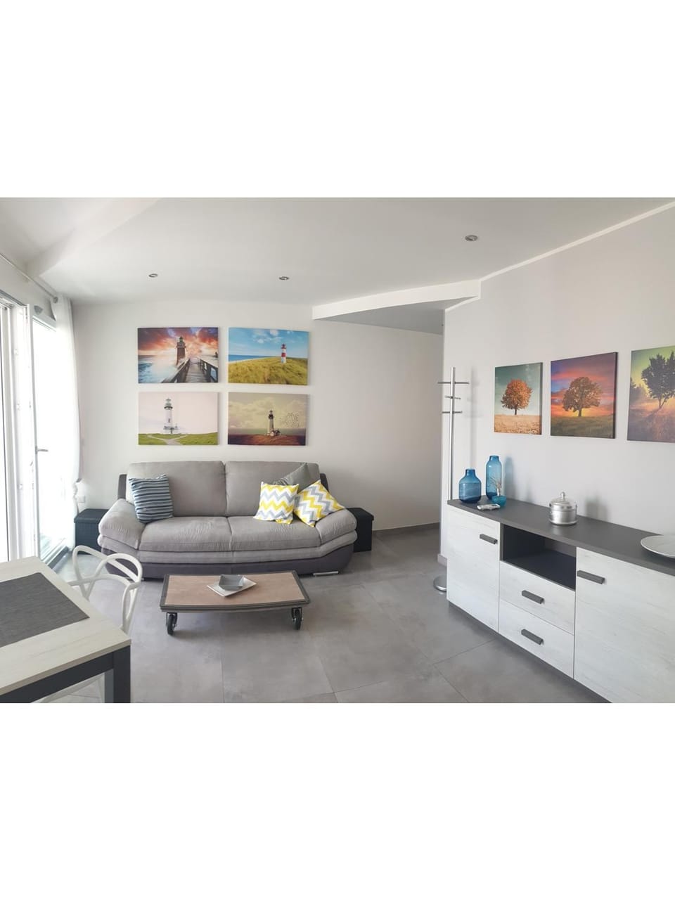 Living room, Seating area