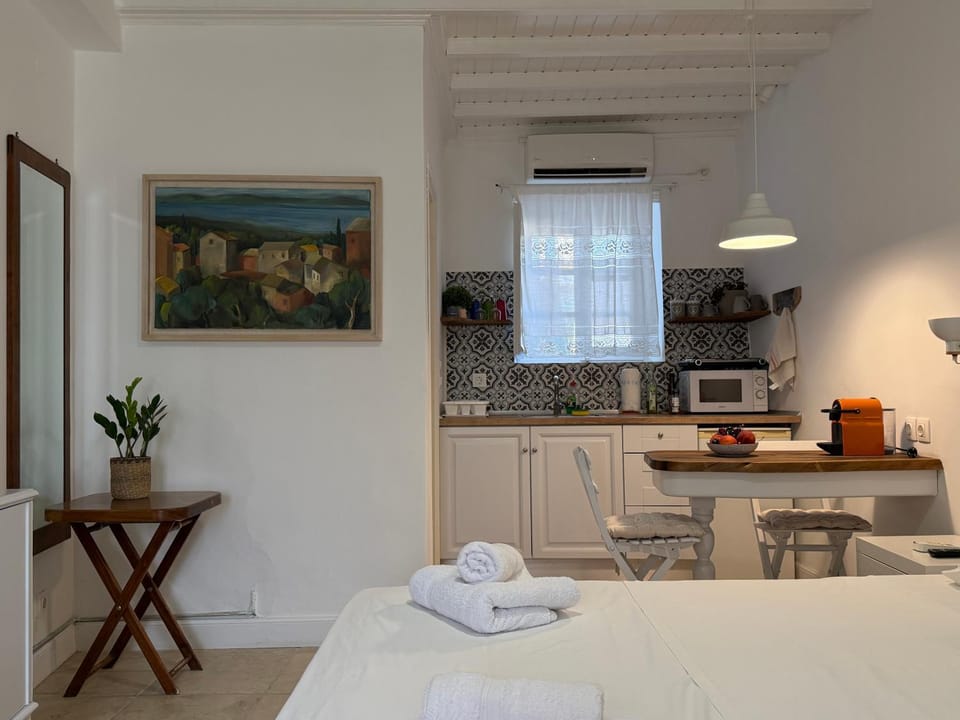 La Casa Del Barbiere Apartment in Peloponnese, Western Greece and the Ionian