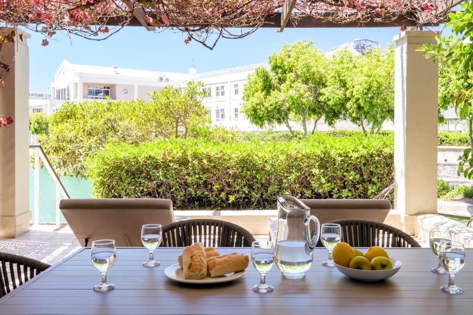 Patio, Balcony/Terrace, Dining area, Garden view