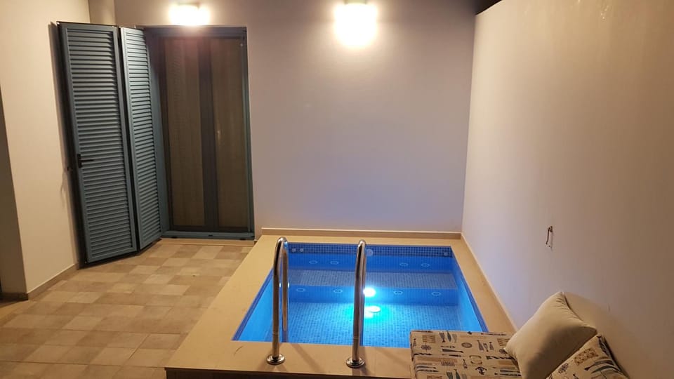 Night, Balcony/Terrace, Swimming pool