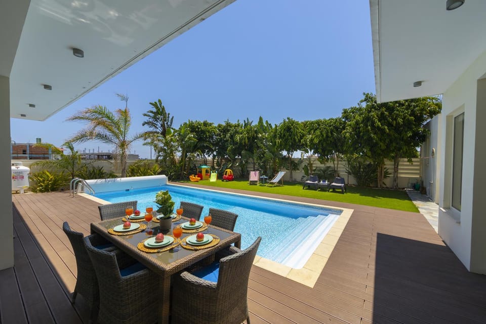 Patio, Swimming pool