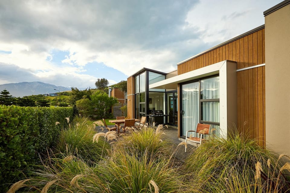 Patio, Garden, Garden view, Mountain view