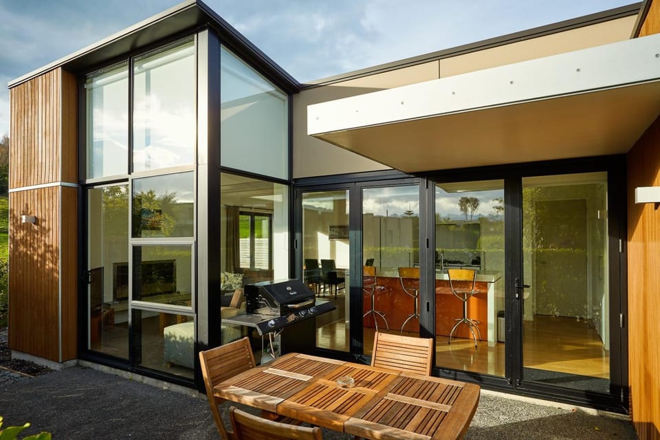 Patio, BBQ facilities