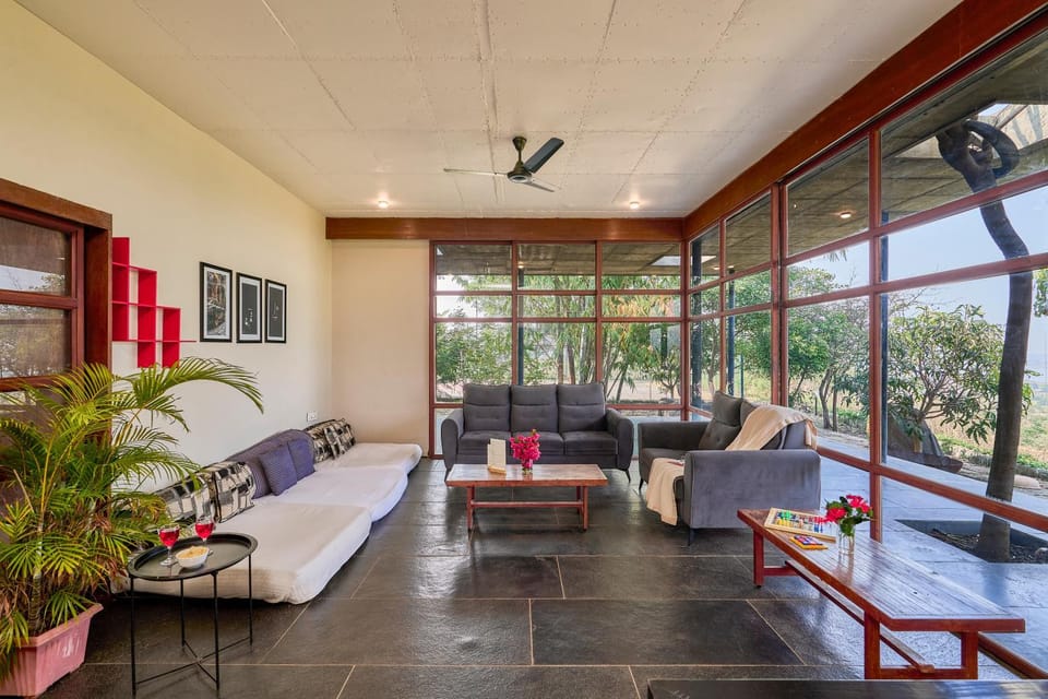 Living room, Seating area