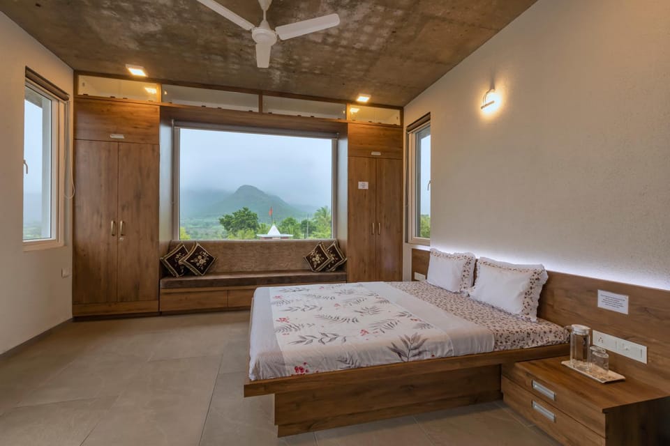 Bed, Natural landscape, Photo of the whole room, Bedroom, Mountain view