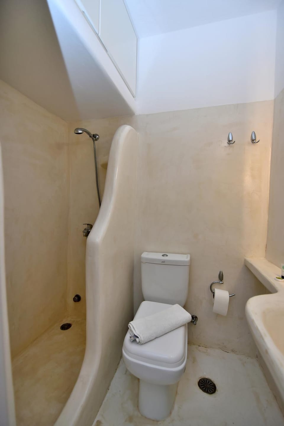 Shower, Toilet, Bathroom, Area and facilities, Bath