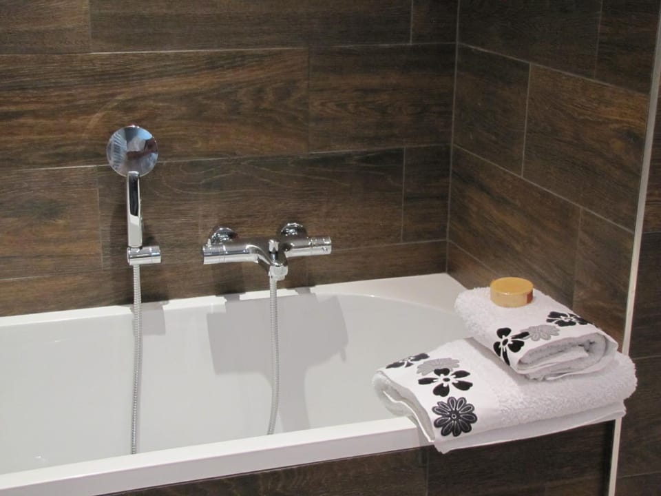Shower, Bathroom, Bathroom