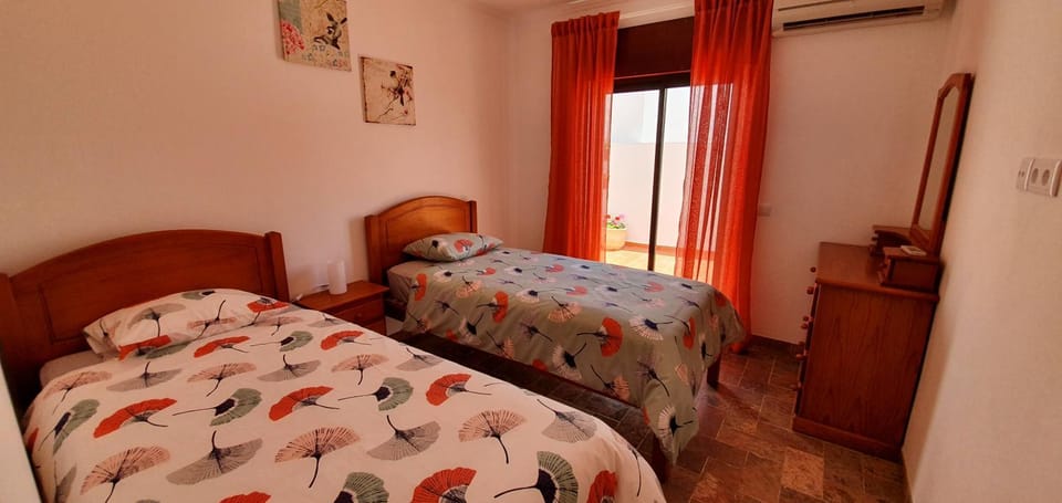 Bed, Photo of the whole room, Bedroom, City view