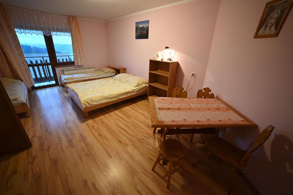 U SKUPNIÓW Gliczarów Górny Farm Stay in Lesser Poland Voivodeship