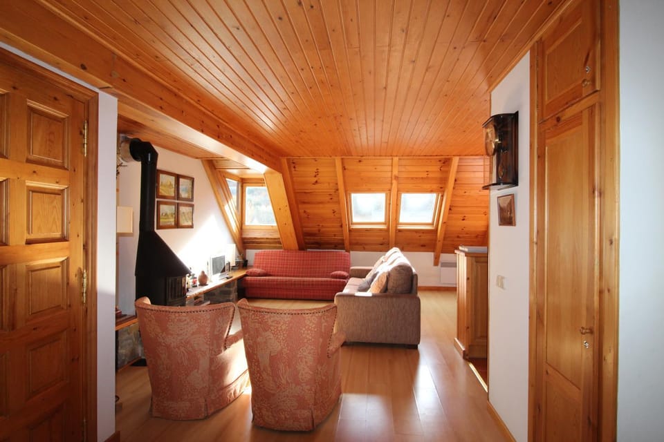 TV and multimedia, Living room, Photo of the whole room, Seating area