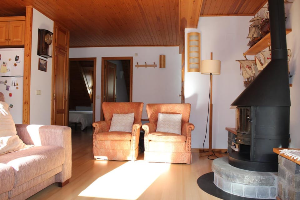 BBQ facilities, TV and multimedia, Living room, Seating area