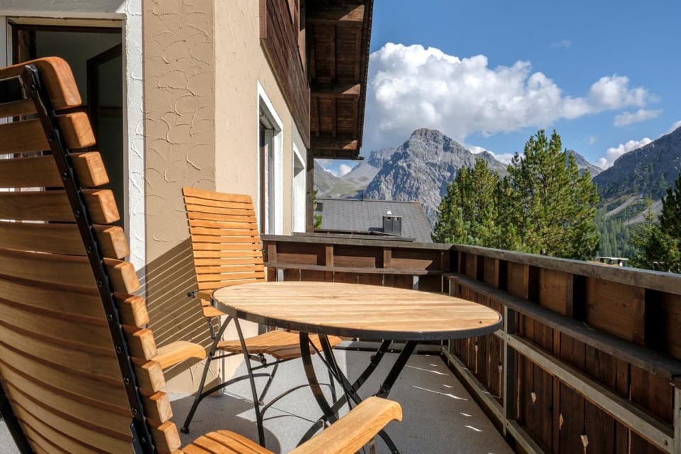 Balcony/Terrace, Mountain view