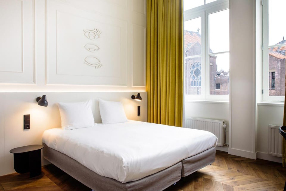 Bed, Photo of the whole room