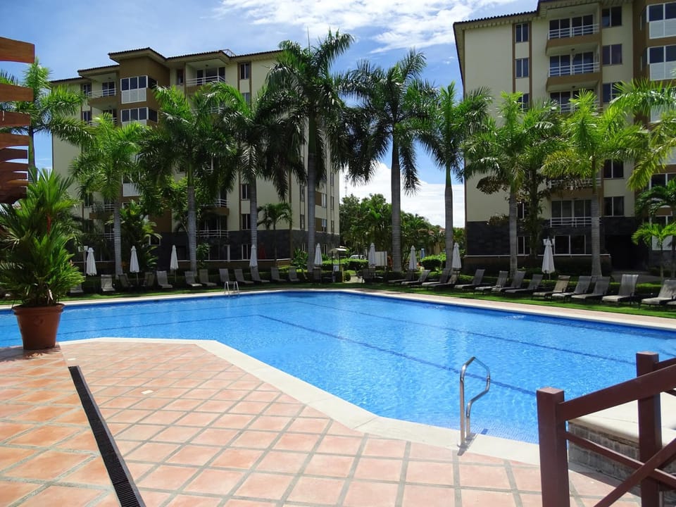 Swimming pool, Swimming pool