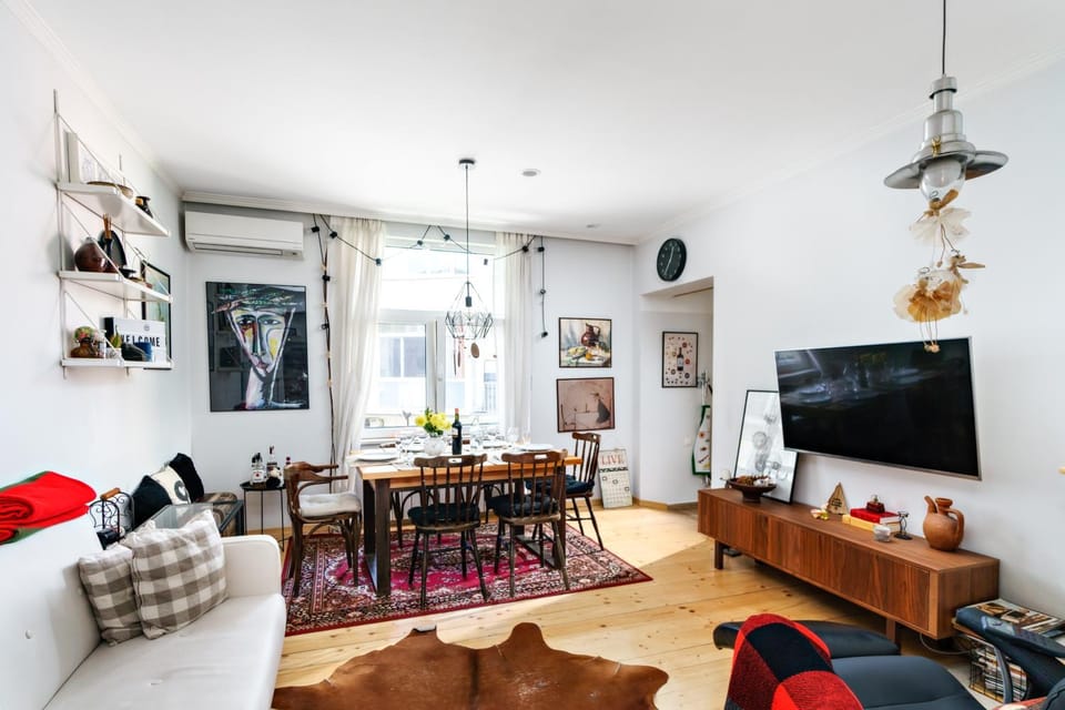 Living room, Seating area, Dining area