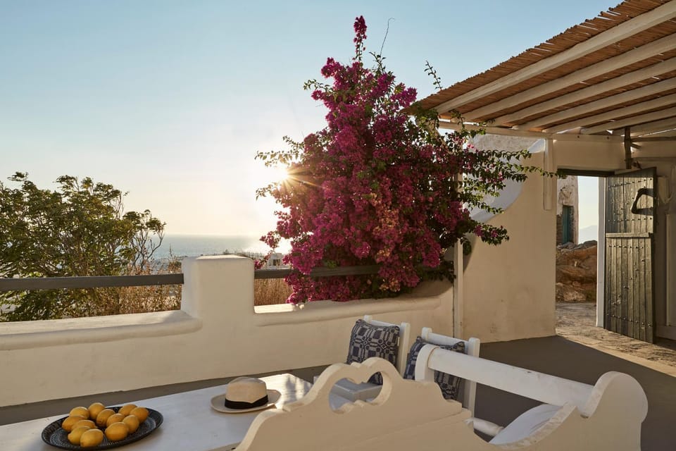 Natural landscape, Balcony/Terrace, Dining area