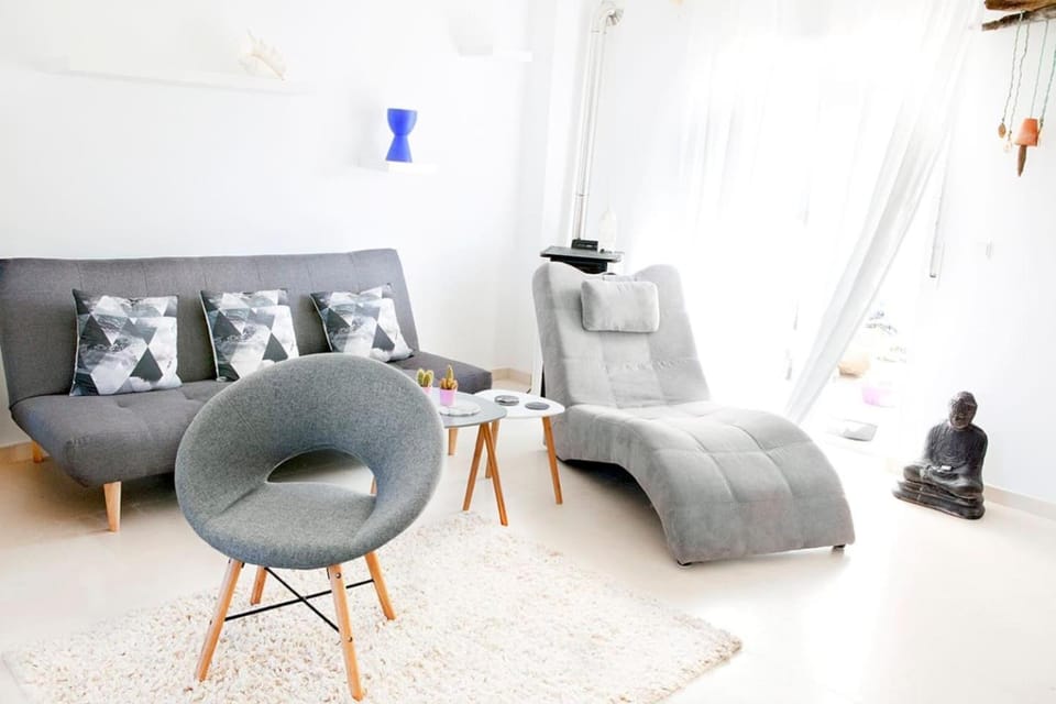 Living room, Photo of the whole room, Decorative detail, Seating area