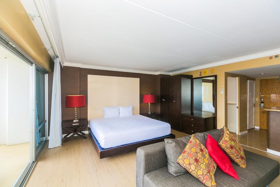 Ilikai Tower 404 House in Honolulu
