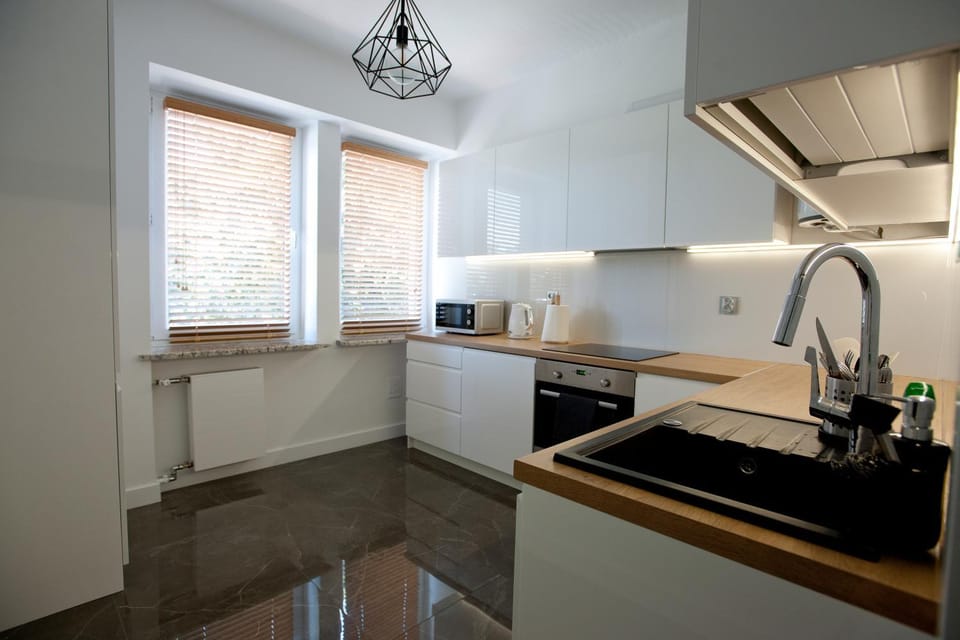 Coffee/tea facilities, Kitchen or kitchenette, dishwasher, stove