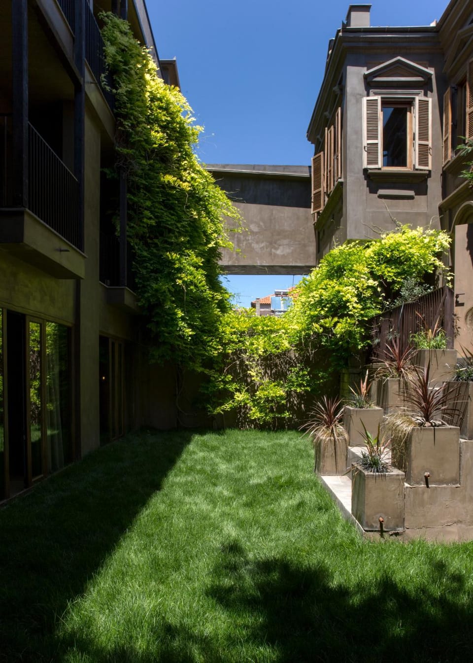 Patio, Bathroom, Balcony/Terrace, Garden view