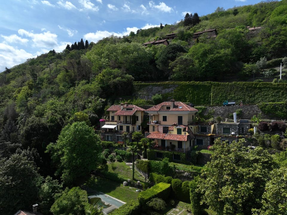 Property building, Spring, Day, Natural landscape, Bird's eye view, Summer, Garden, Garden view, Mountain view, Swimming pool, Inner courtyard view