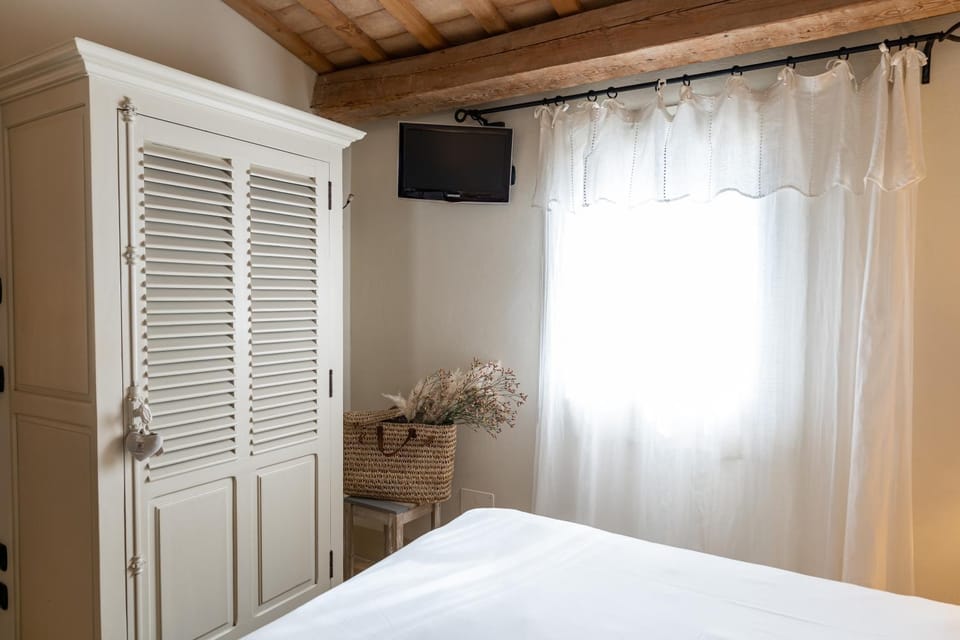 Bedroom, wardrobe