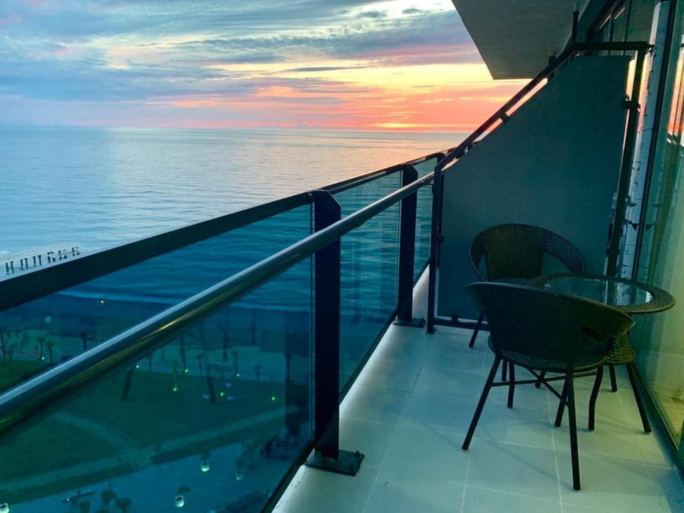 Sunshine Apartments Orbi Beach Tower Apartment in Batumi