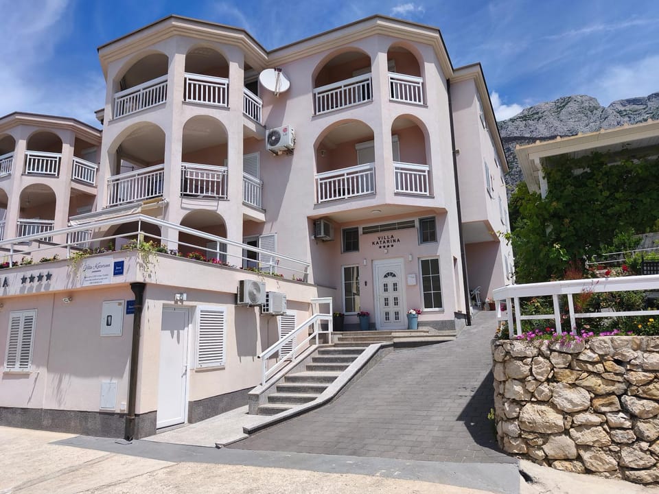 Property building, Balcony/Terrace