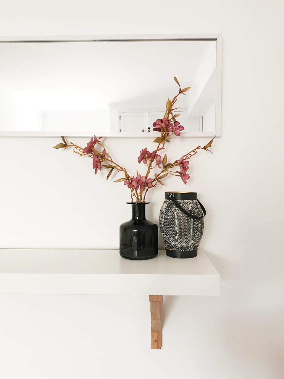 Photo of the whole room, Decorative detail, Bedroom