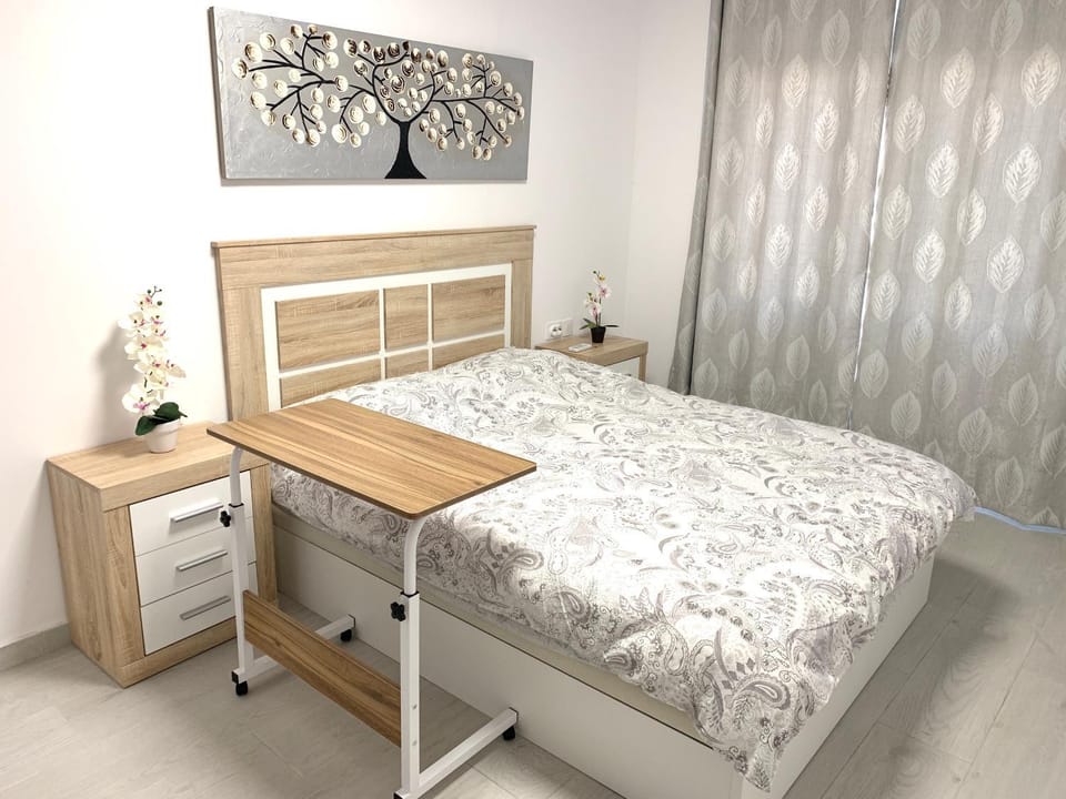 Bedroom, bunk bed