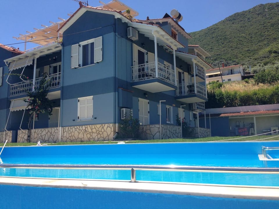 Swimming pool, Swimming pool